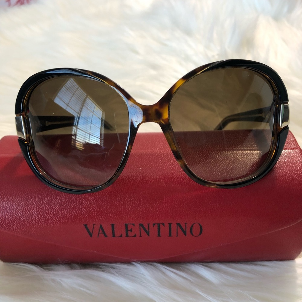 Valentino Sunglasses - Picture 3 of 8